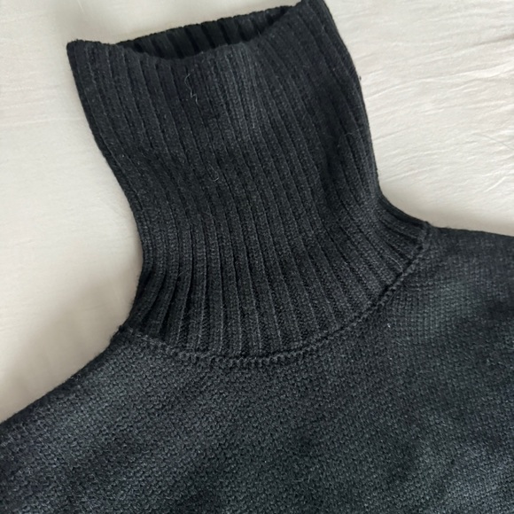 Black turtleneck sweater - Picture 4 of 5